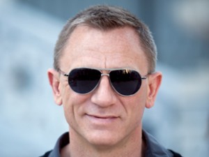 Daniel Craig wearing Tom Ford TF144